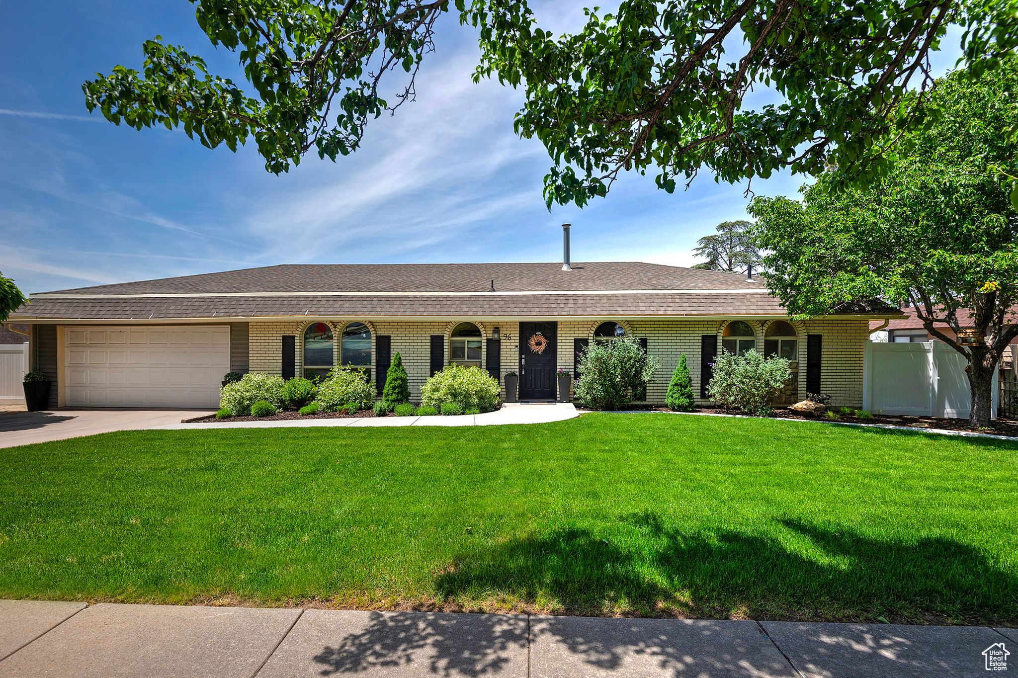 North Salt Lake, Utah 84054, United States, 4 Bedrooms Bedrooms, ,3 BathroomsBathrooms,Residential,Pending,141153