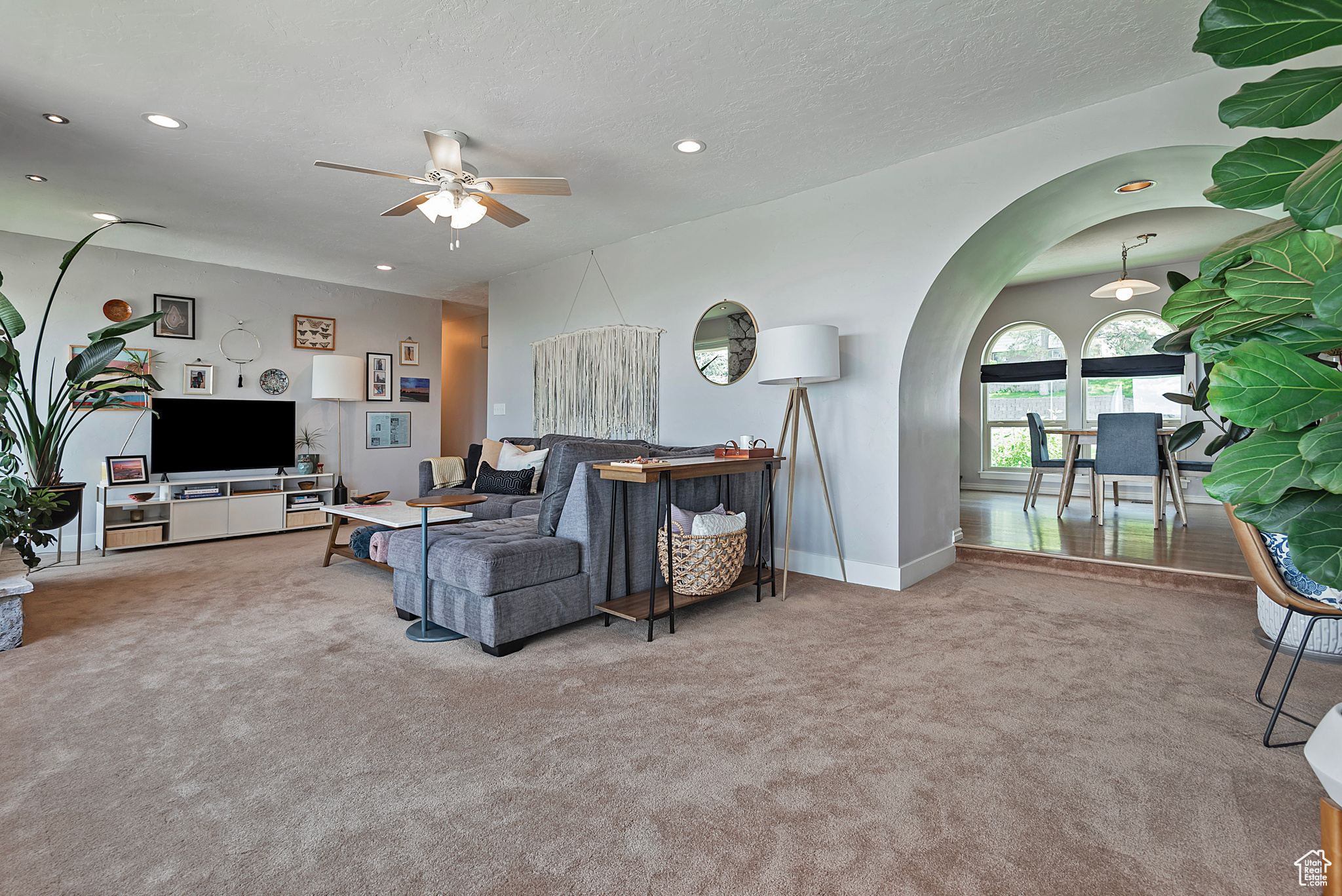 North Salt Lake, Utah 84054, United States, 4 Bedrooms Bedrooms, ,3 BathroomsBathrooms,Residential,Pending,141153