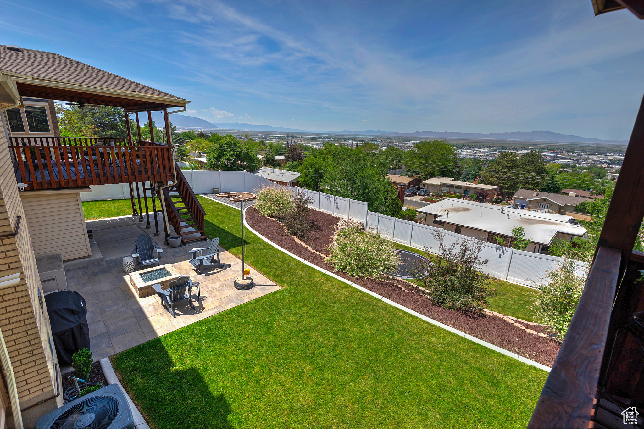 North Salt Lake, Utah 84054, United States, 4 Bedrooms Bedrooms, ,3 BathroomsBathrooms,Residential,Pending,141153