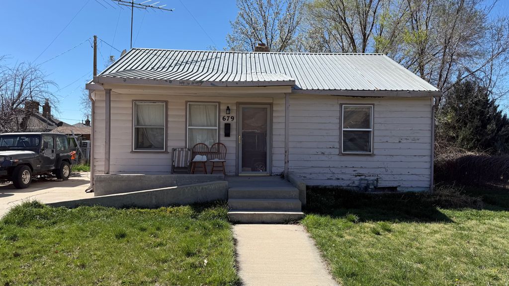 Photo of 679 BROOKSIDE DR, Springville, UT 84663 (MLS # 2152015)