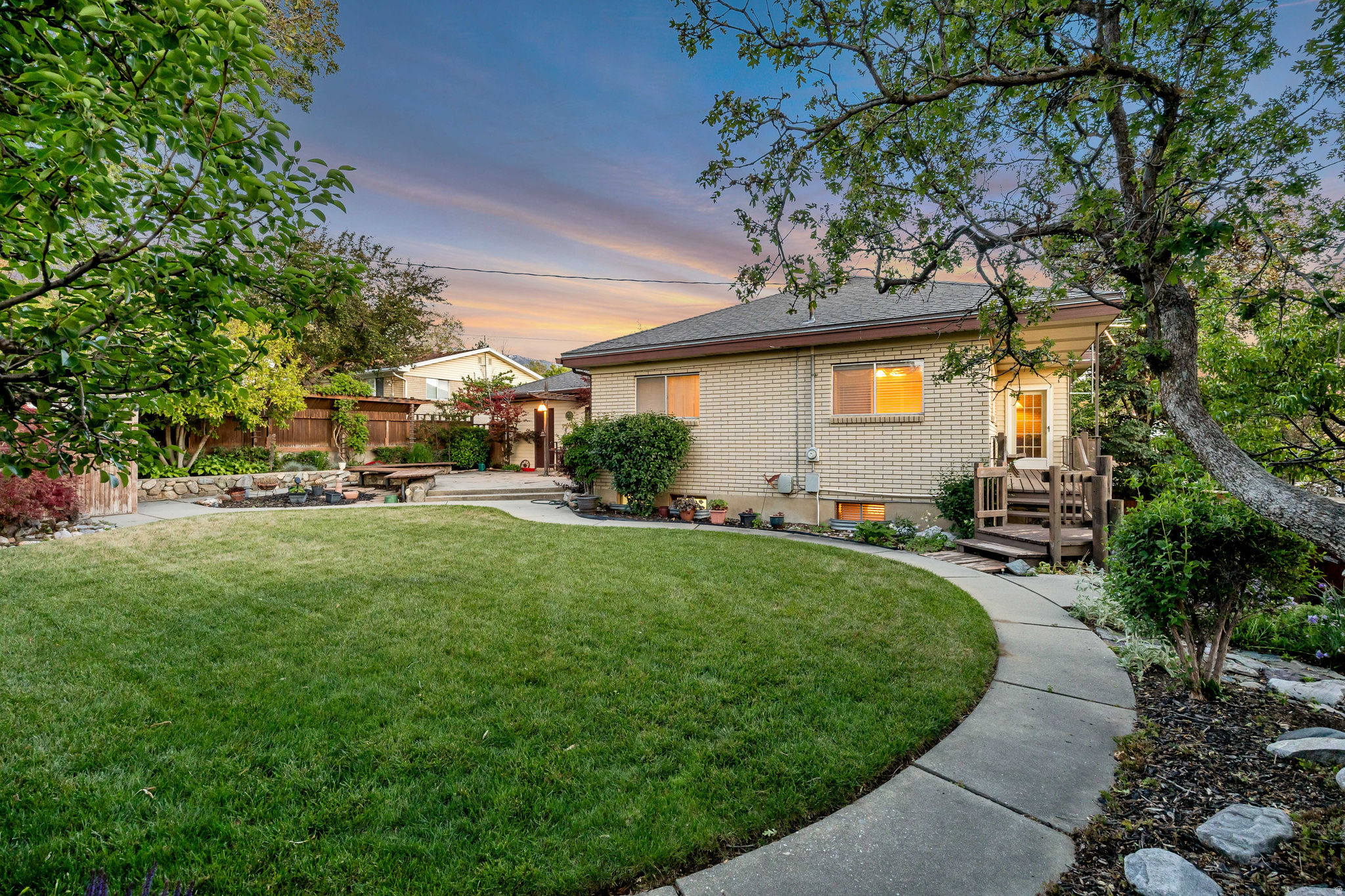 BOUNTIFUL LAKE HILLS - Residential