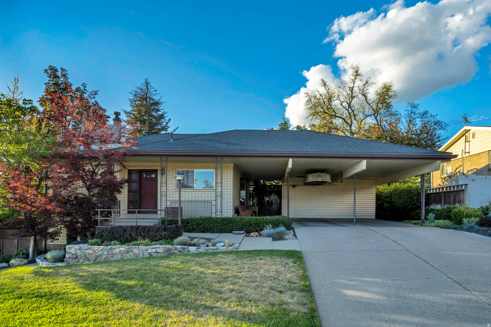 BOUNTIFUL LAKE HILLS - Residential