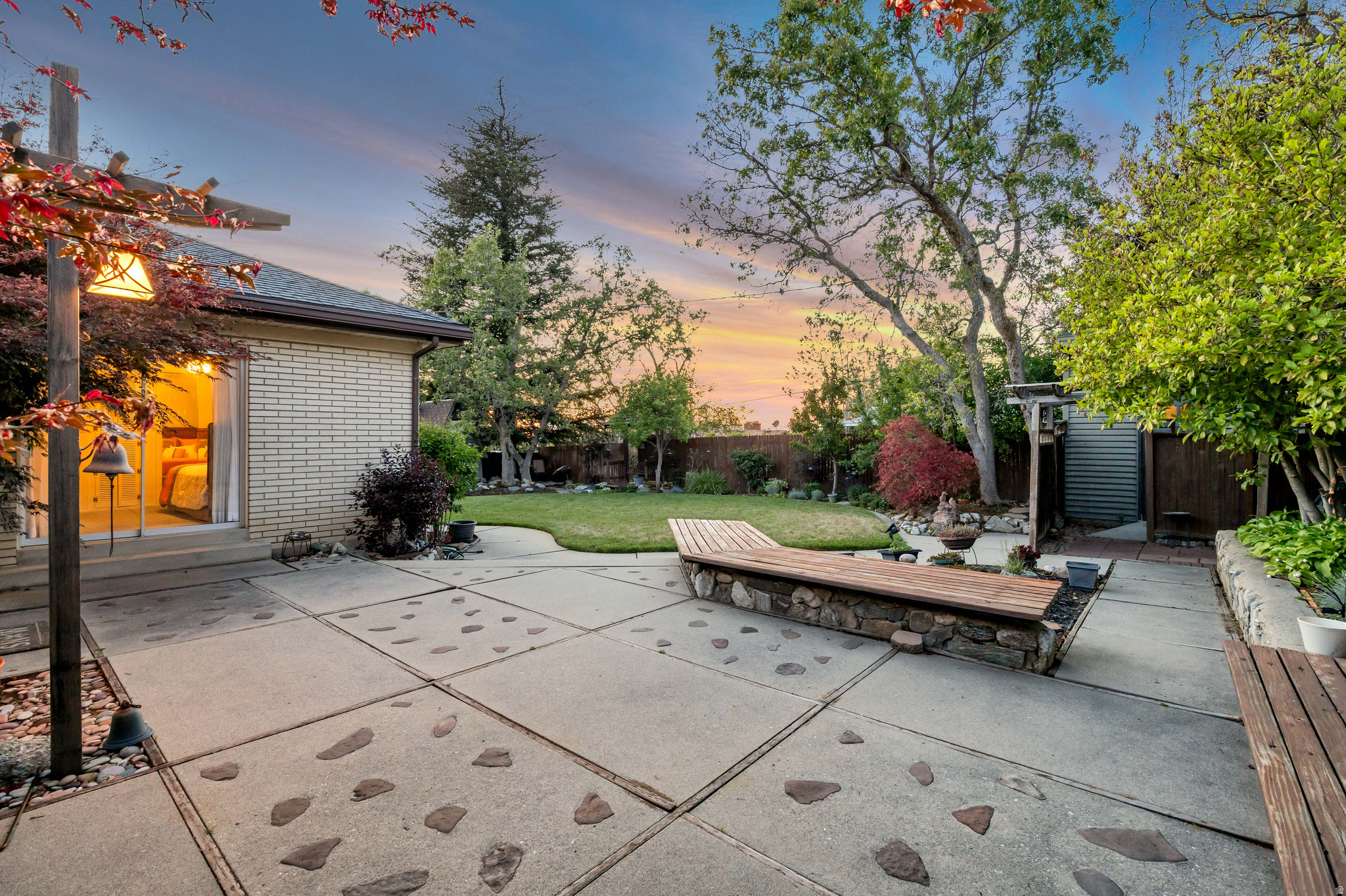 BOUNTIFUL LAKE HILLS - Residential