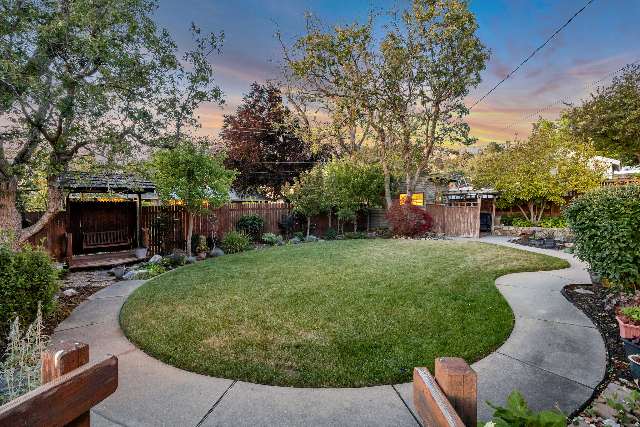 BOUNTIFUL LAKE HILLS - Residential