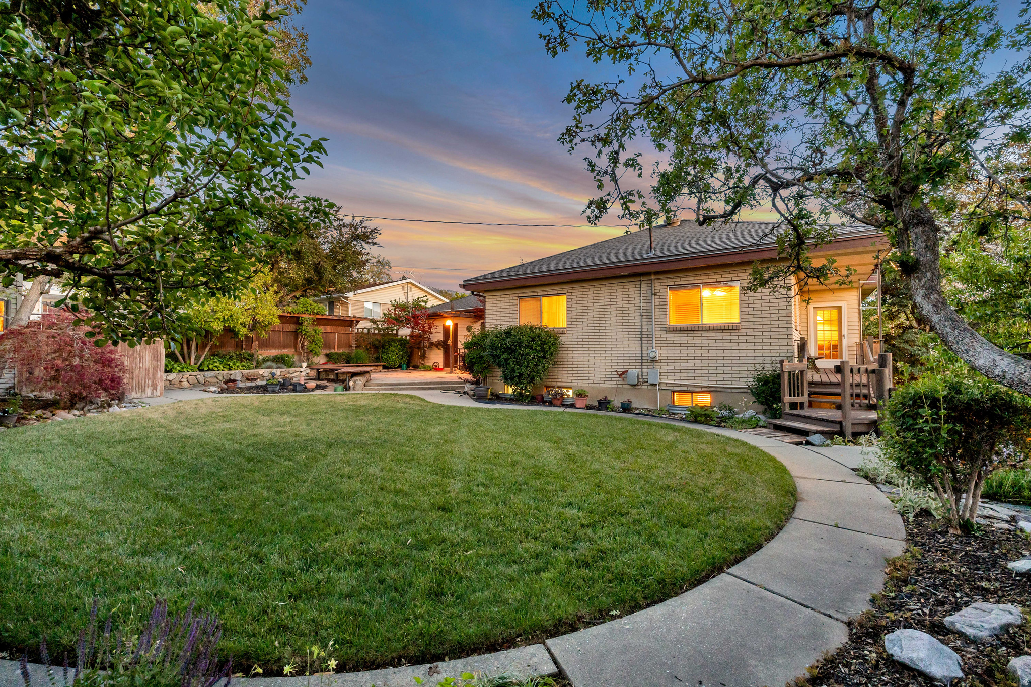 BOUNTIFUL LAKE HILLS - Residential