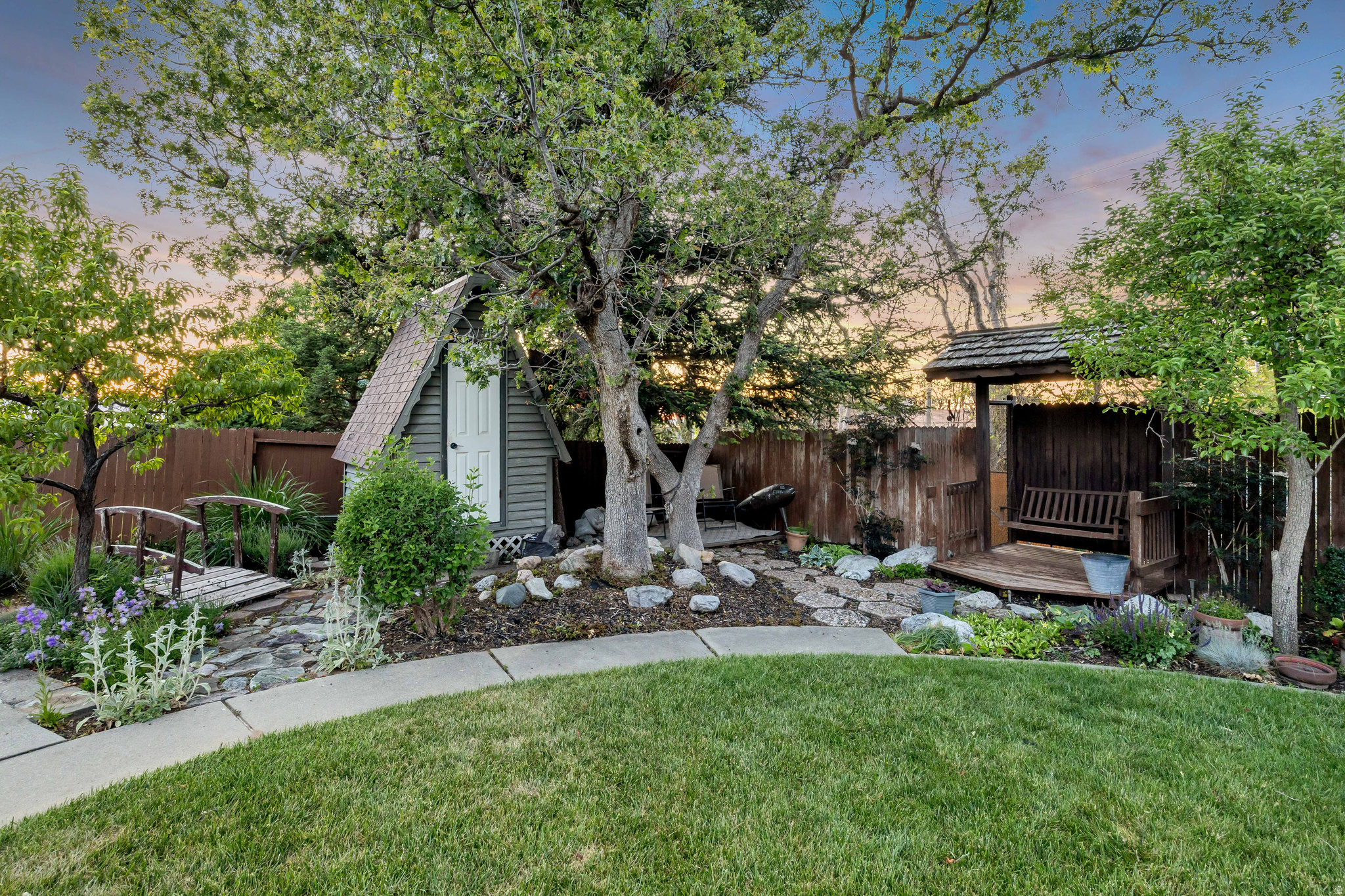 BOUNTIFUL LAKE HILLS - Residential