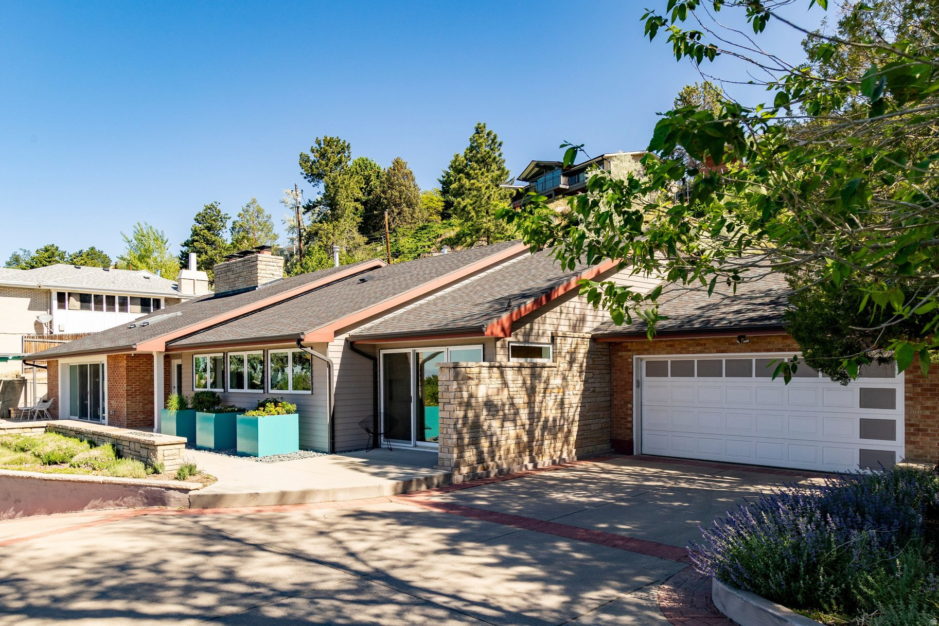 NORTH CREST - Residential