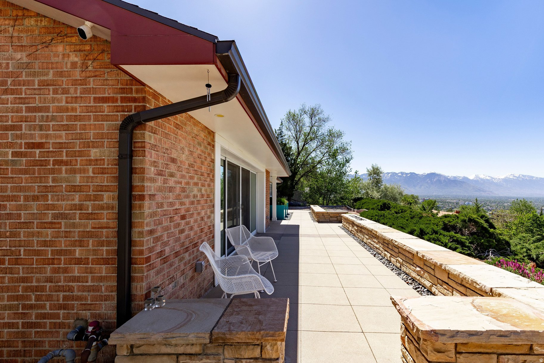 NORTH CREST - Residential