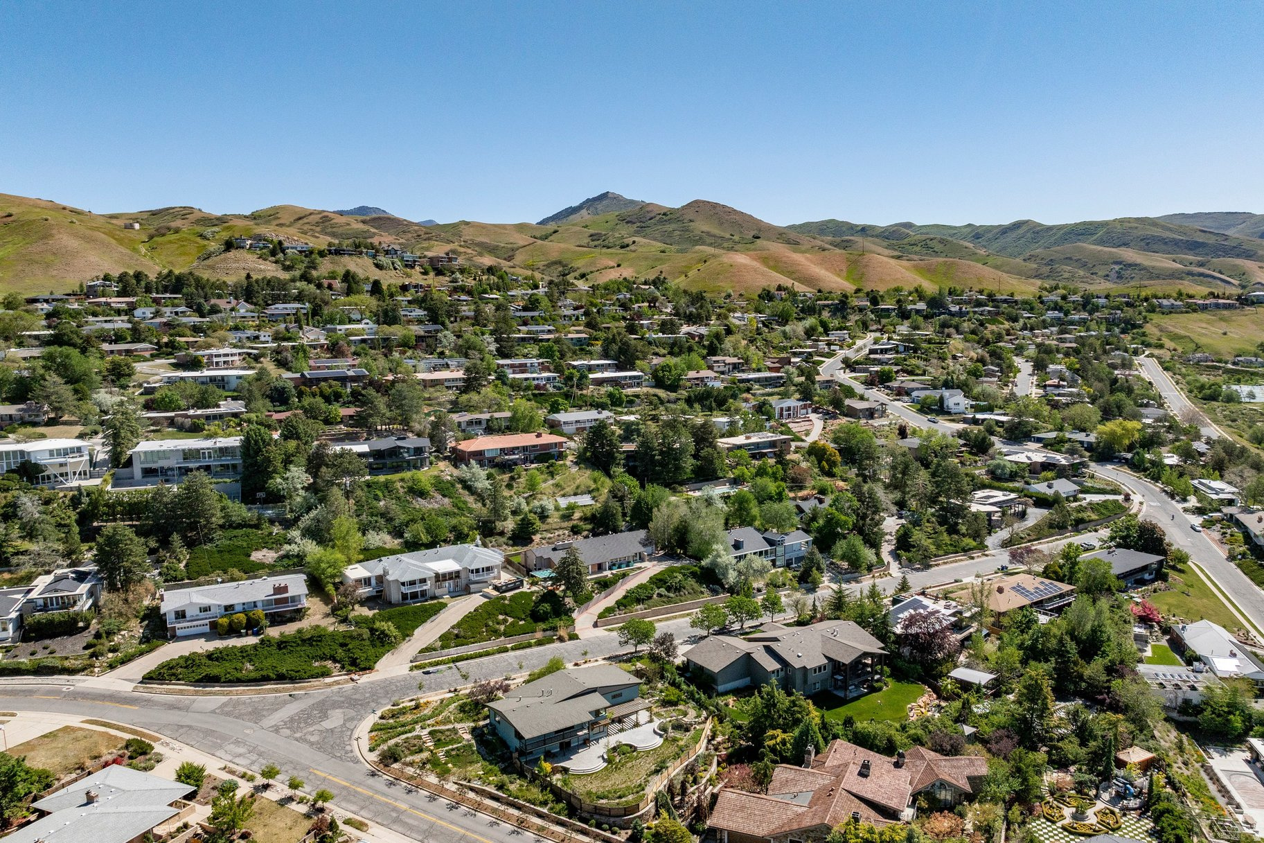NORTH CREST - Residential