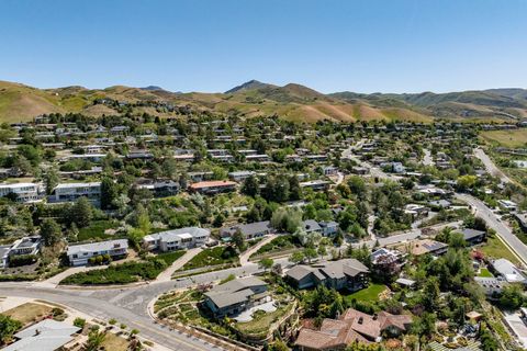 Tiny photo for 629 E ALOHA RD N, Salt Lake City, UT 84103 (MLS # 2158455)