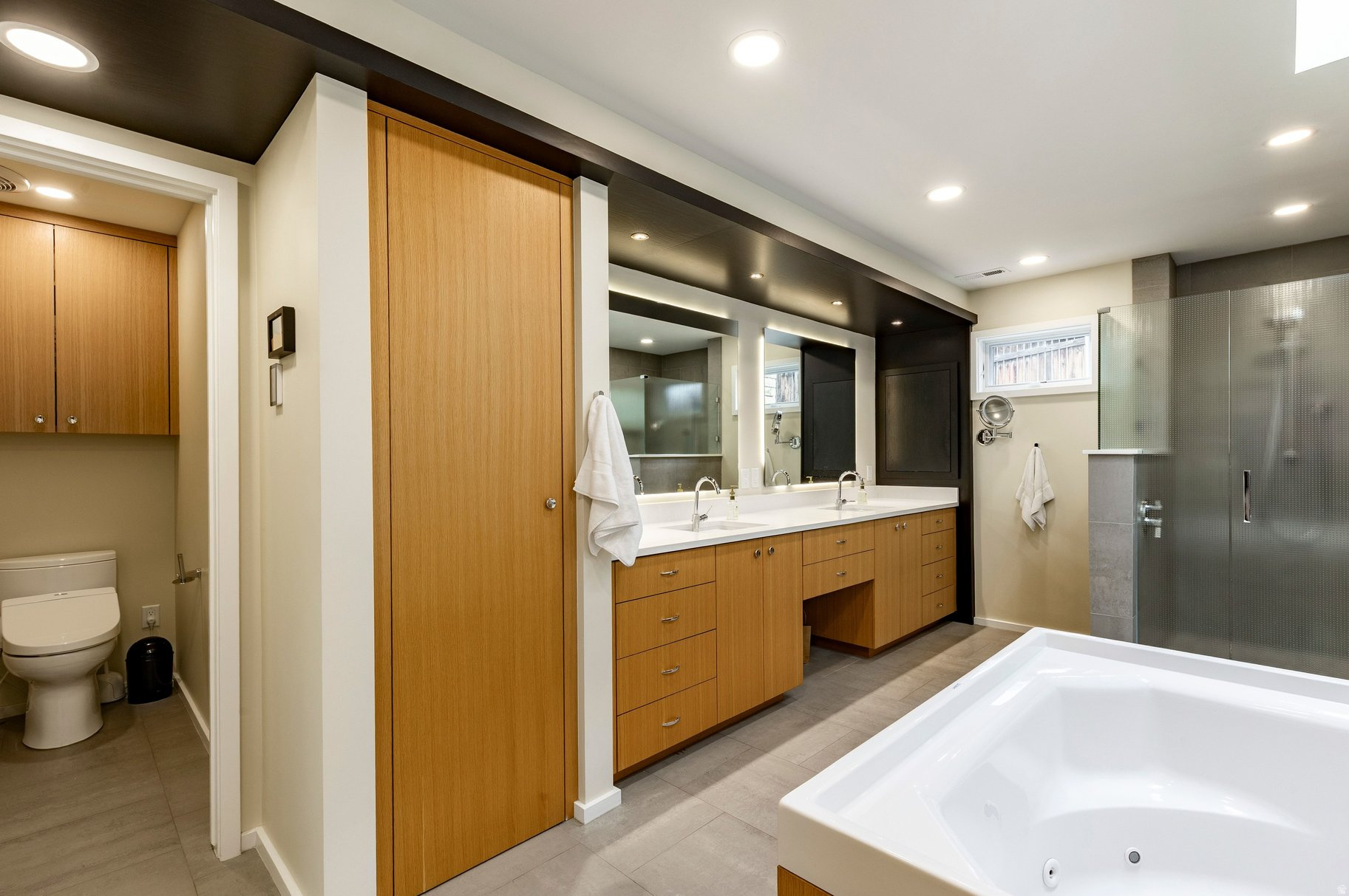 NORTH CREST - Residential