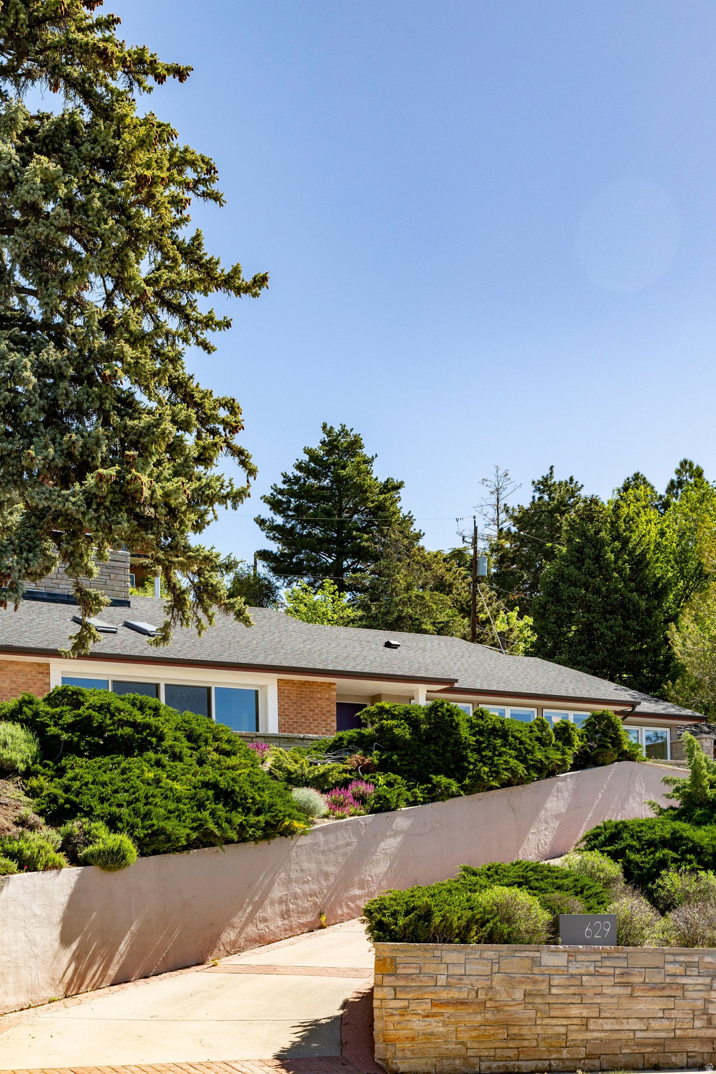 NORTH CREST - Residential