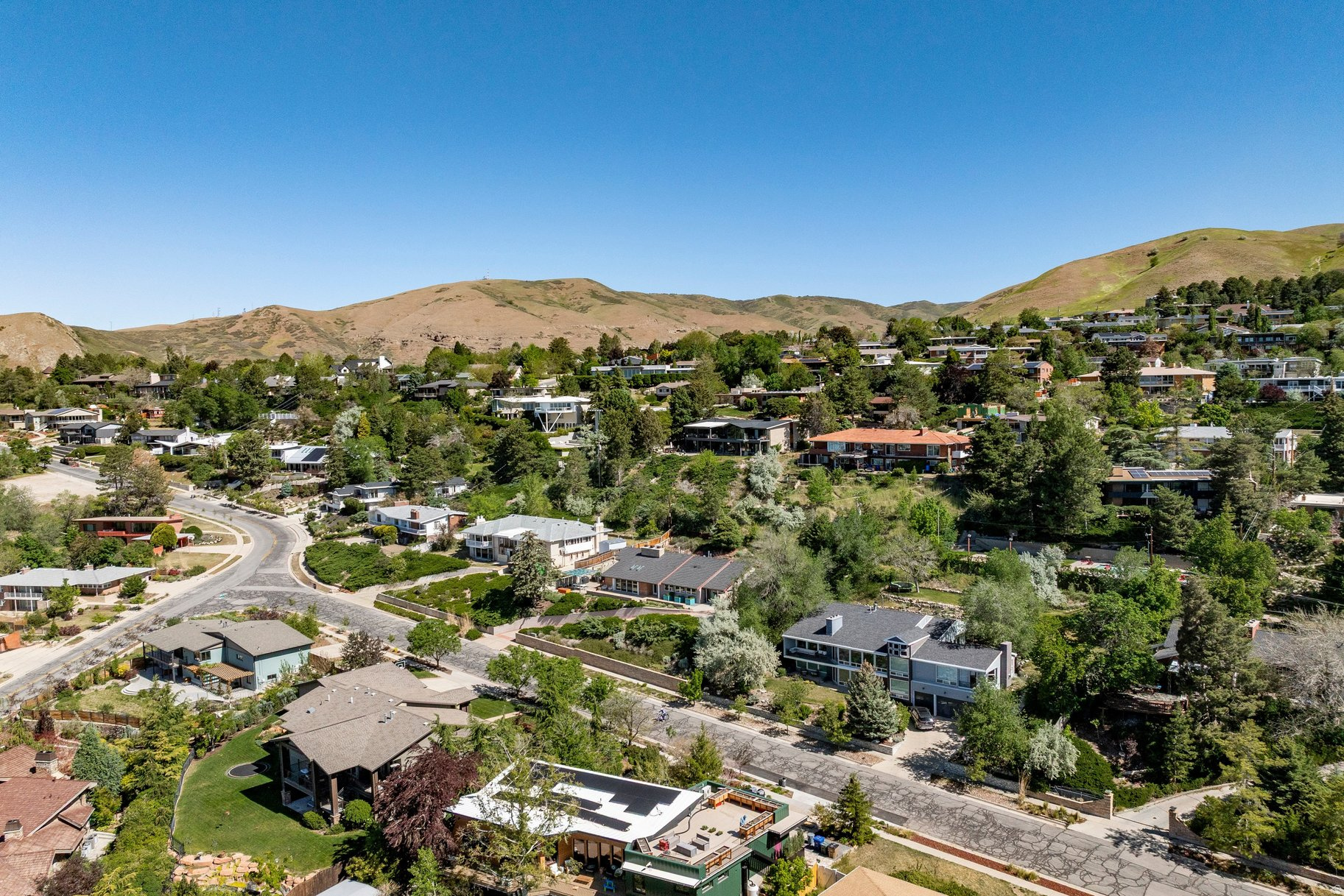 NORTH CREST - Residential