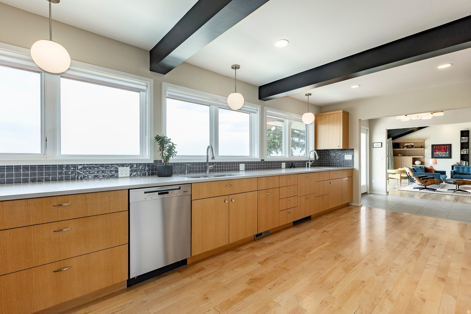 NORTH CREST - Residential