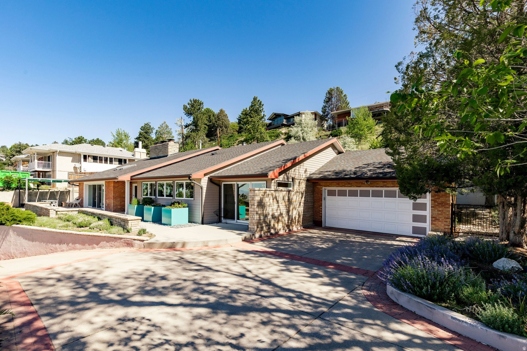 NORTH CREST - Residential