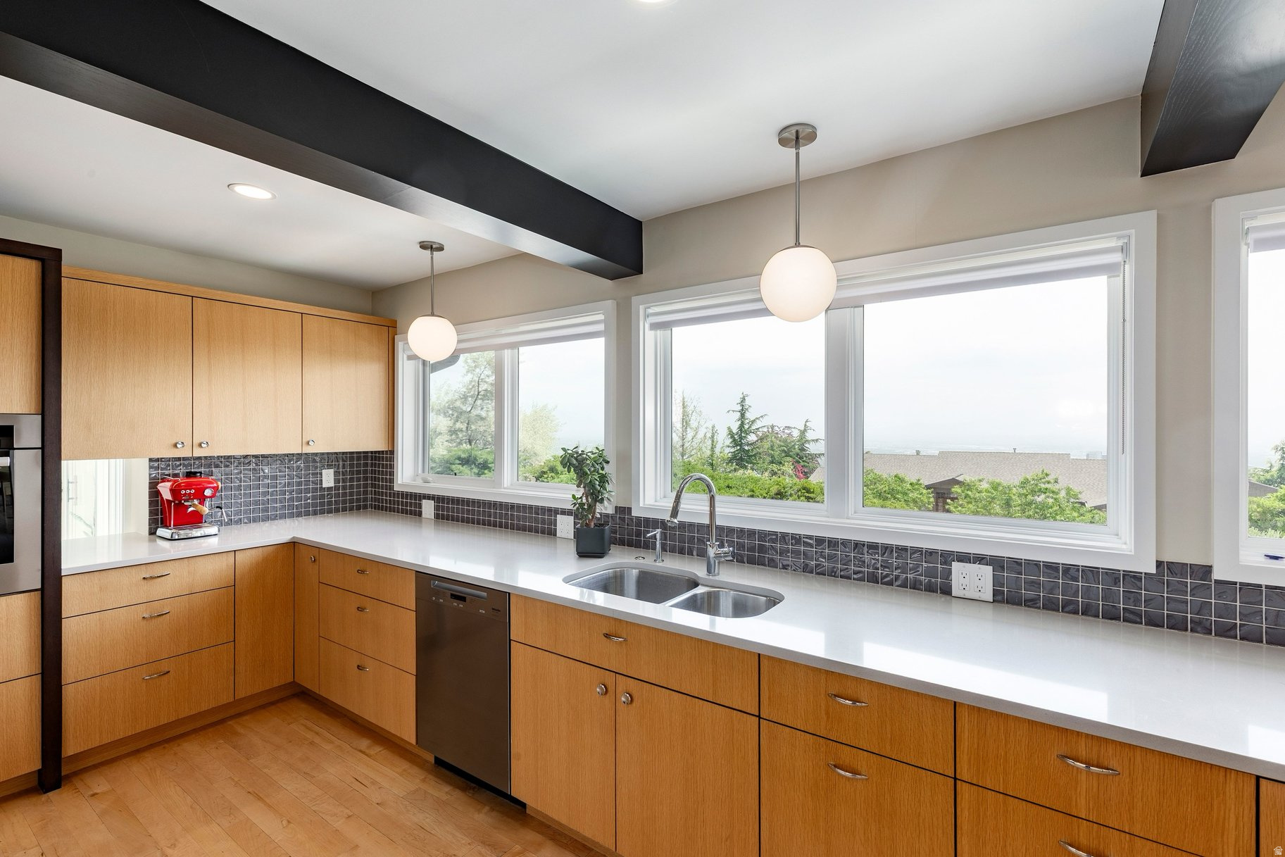 NORTH CREST - Residential