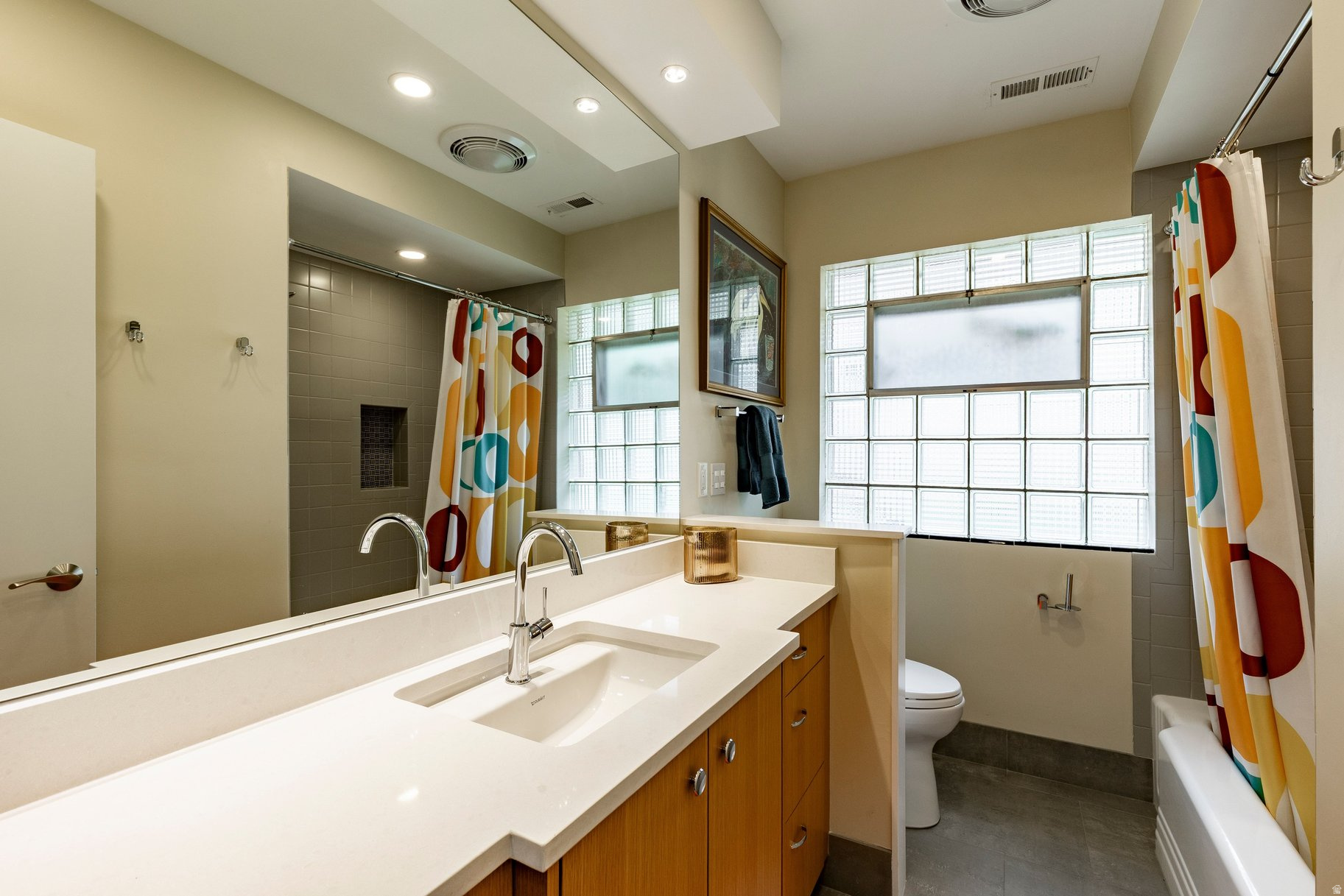 NORTH CREST - Residential