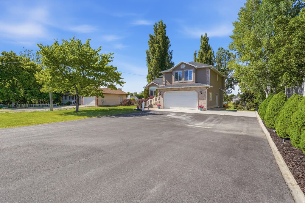 Photo of 155 E 400 S, Hyrum, UT 84319 (MLS # 2162669)