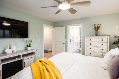 Tiny photo for 1118 S OAK HILLS WAY, Salt Lake City, UT 84108 (MLS # 2140488)