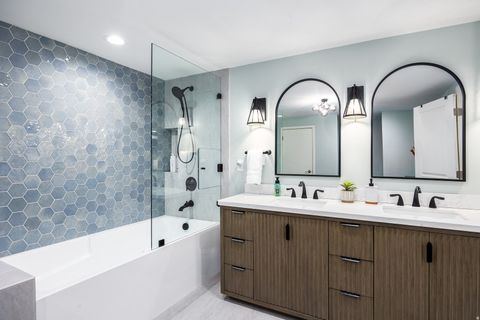 Tiny photo for 1118 S OAK HILLS WAY, Salt Lake City, UT 84108 (MLS # 2140488)