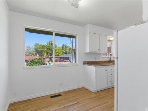 Tiny photo for 473 E 1650 S, Bountiful, UT 84010 (MLS # 2156230)