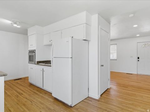 Tiny photo for 473 E 1650 S, Bountiful, UT 84010 (MLS # 2156230)