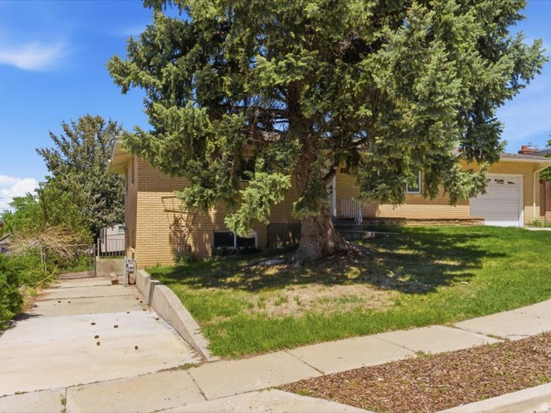 CANYON CREST - Residential