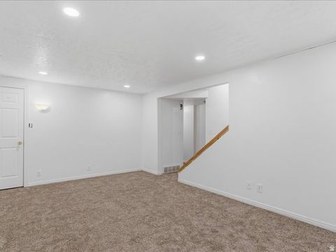 Tiny photo for 473 E 1650 S, Bountiful, UT 84010 (MLS # 2156230)