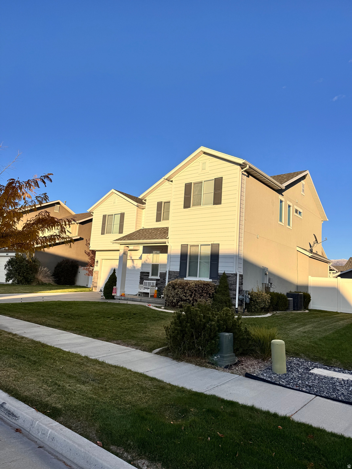 3637 S CREEK SIDE LN W