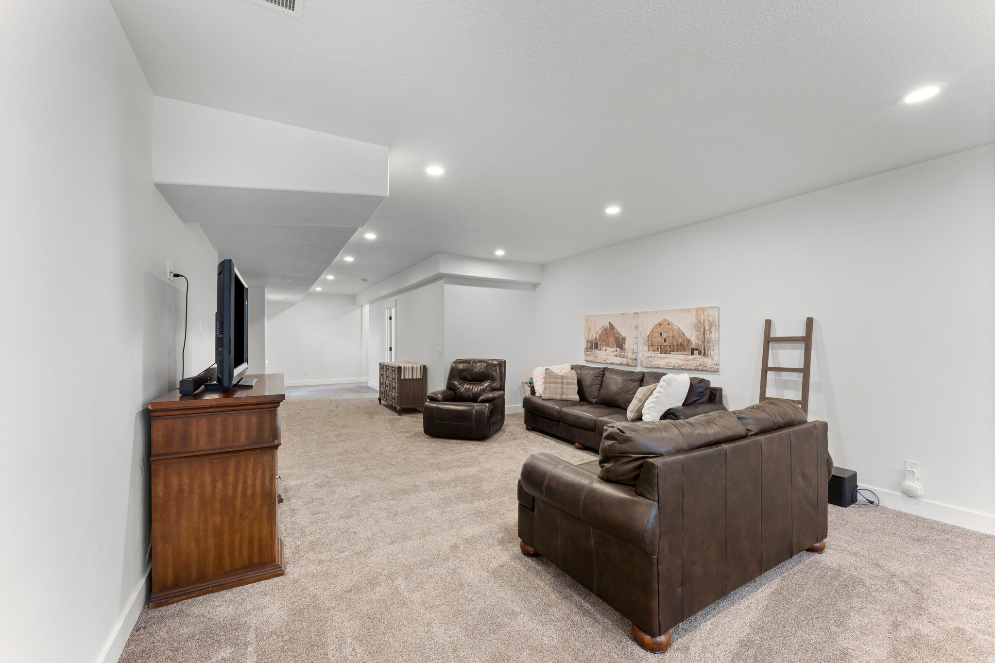 LAKESHORE RANCH - Residential