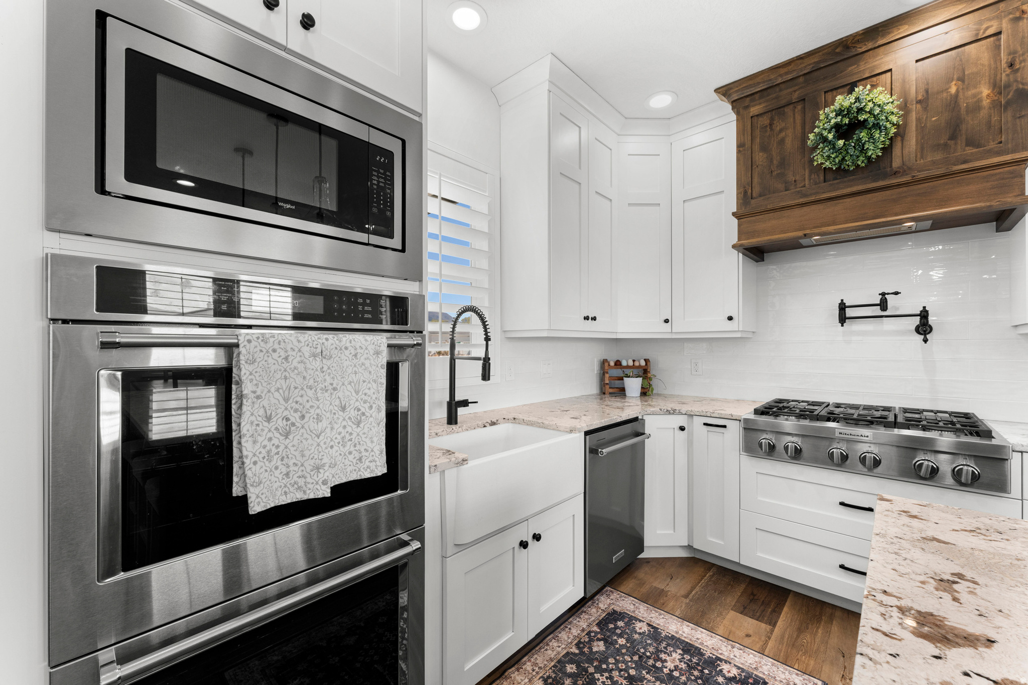 LAKESHORE RANCH - Residential