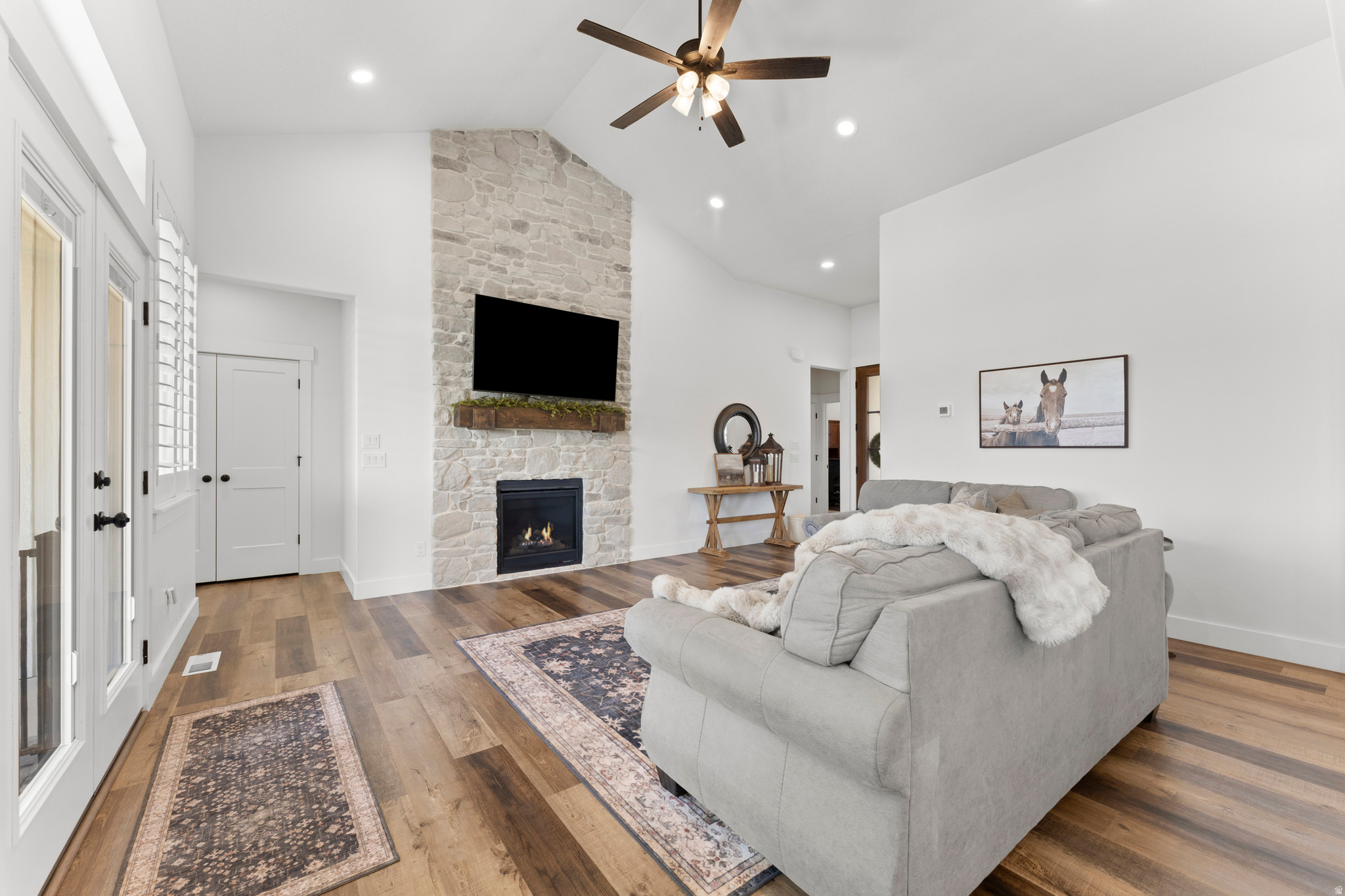 LAKESHORE RANCH - Residential