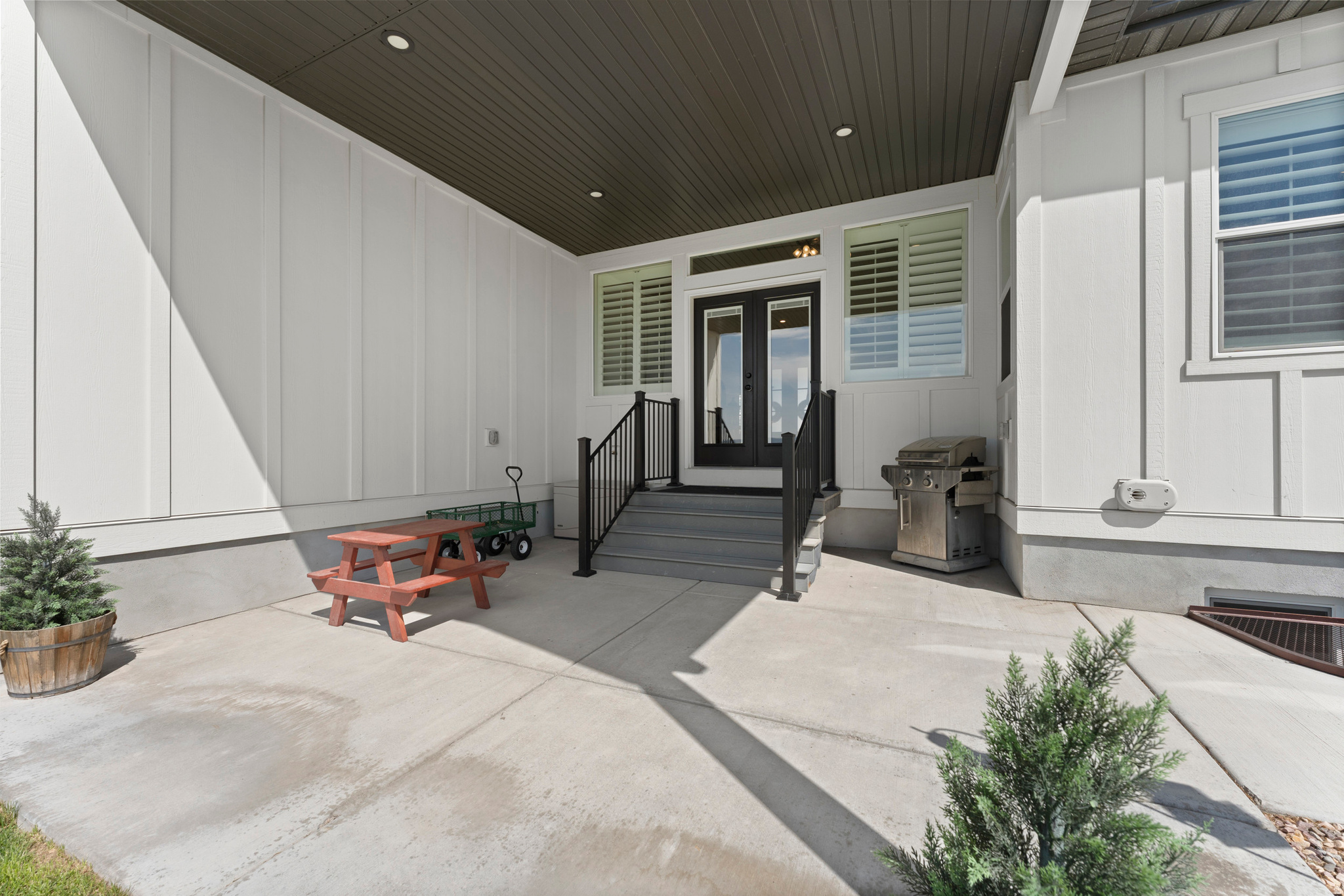 LAKESHORE RANCH - Residential