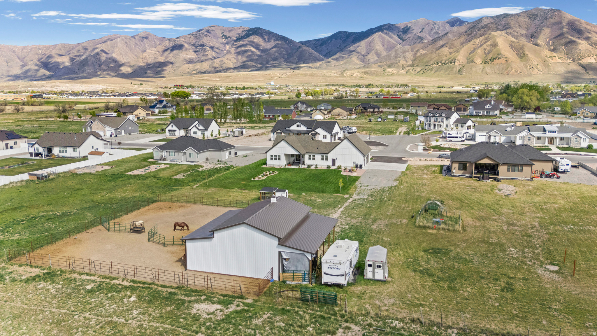 LAKESHORE RANCH - Residential