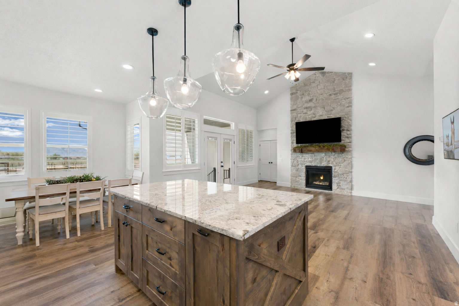 LAKESHORE RANCH - Residential