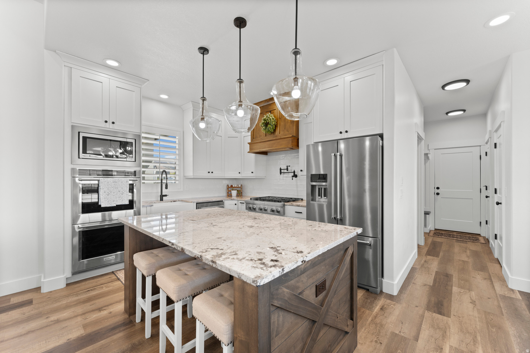 LAKESHORE RANCH - Residential