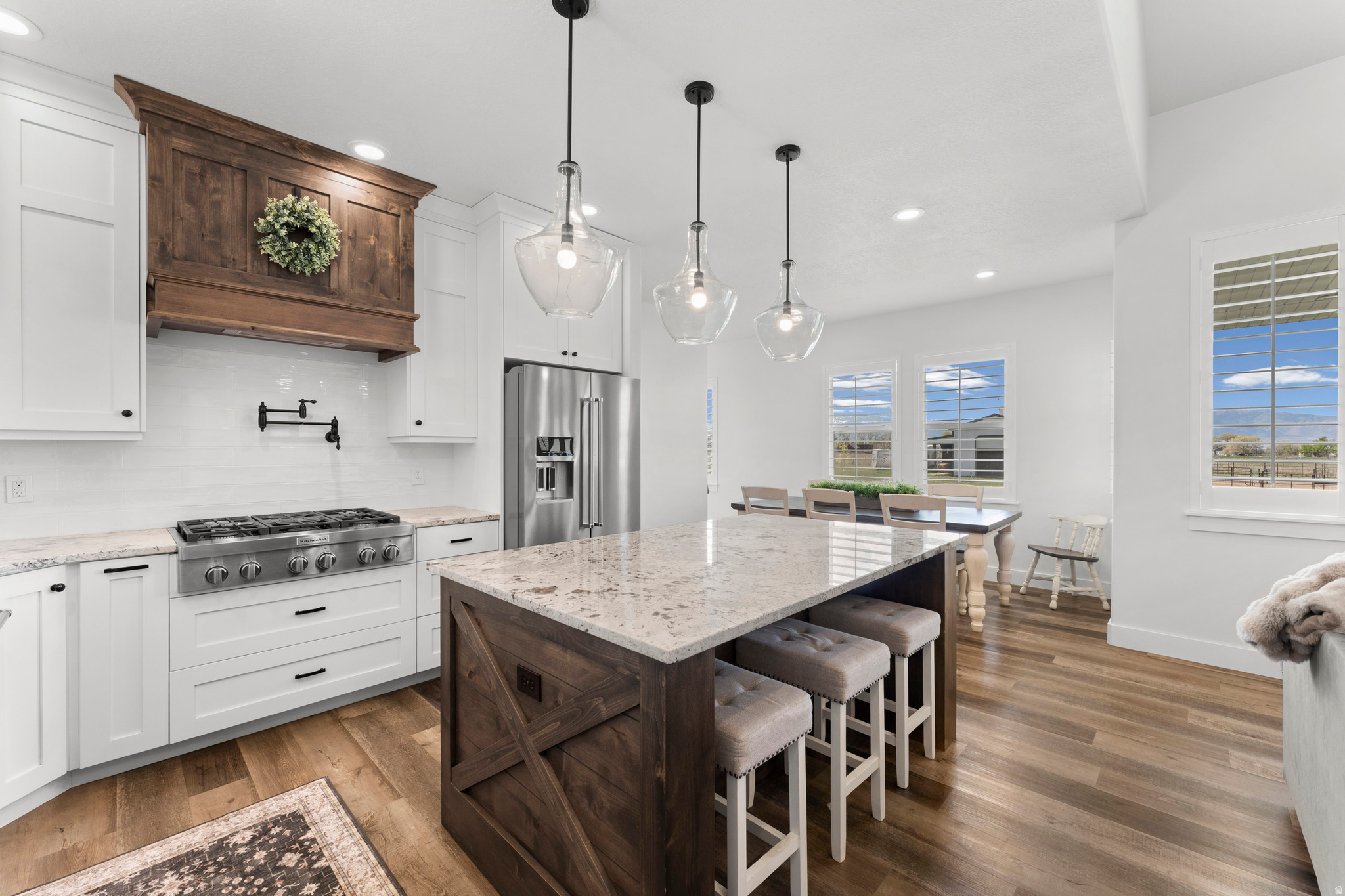 LAKESHORE RANCH - Residential