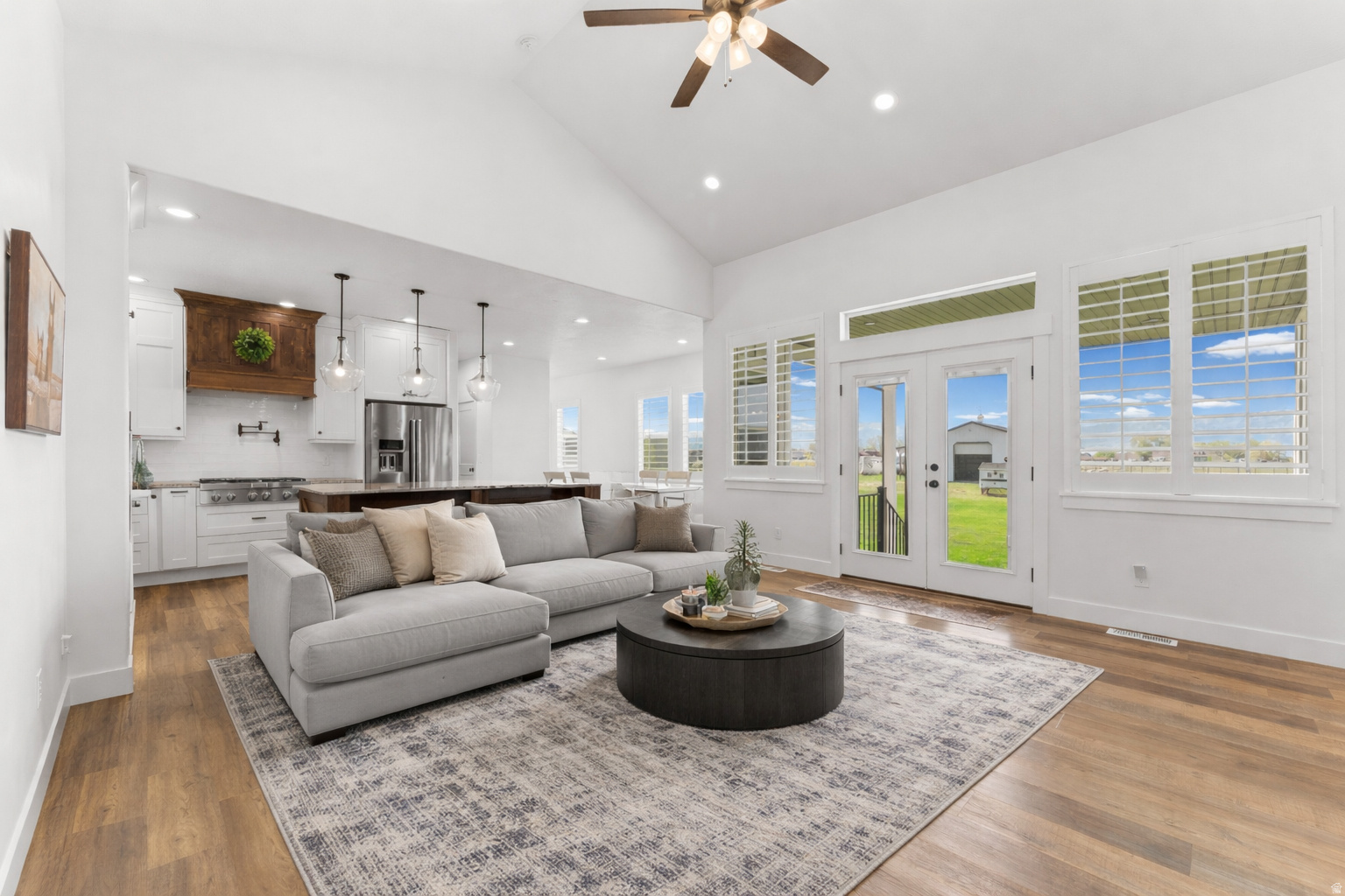 LAKESHORE RANCH - Residential