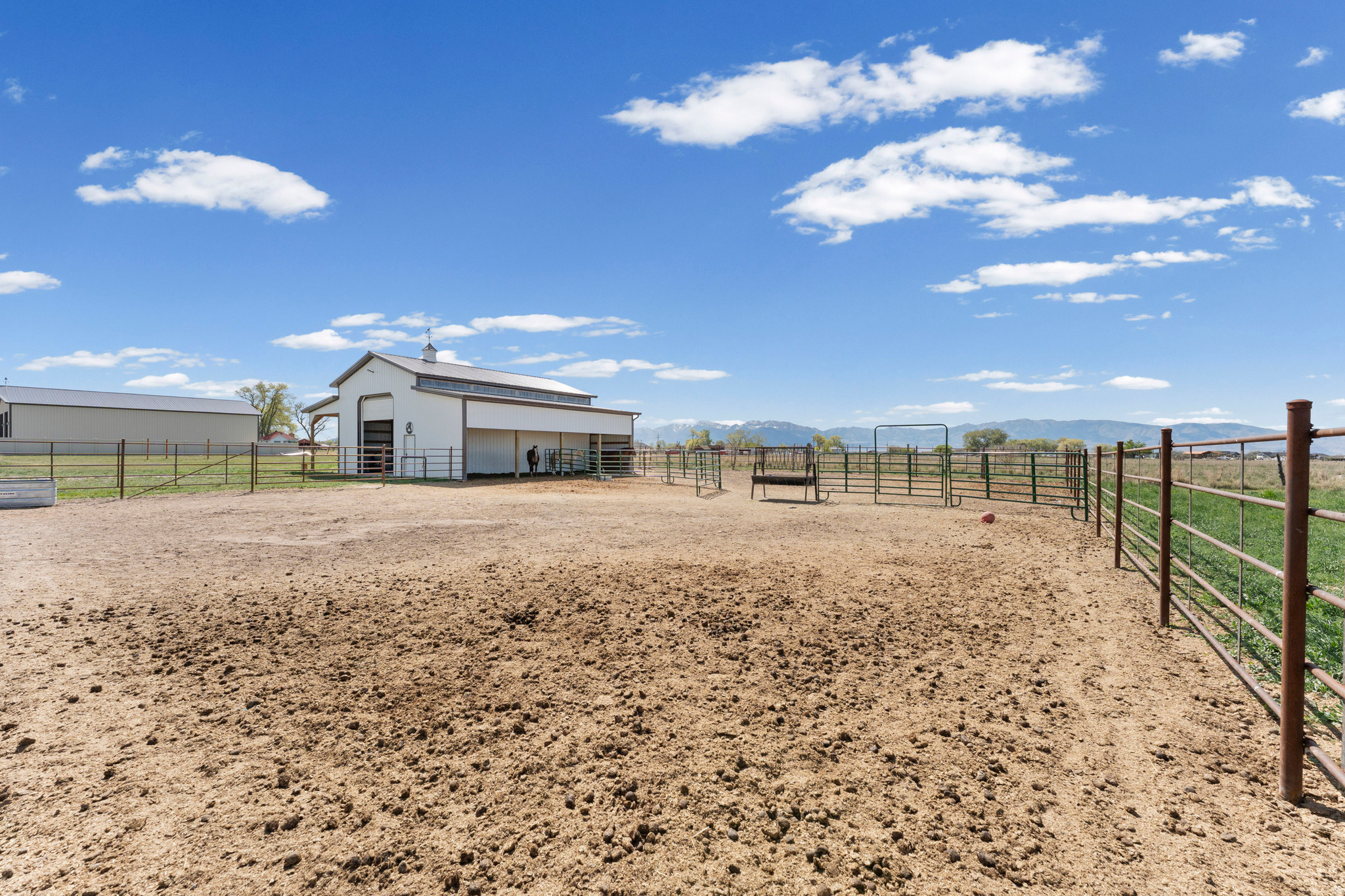 LAKESHORE RANCH - Residential