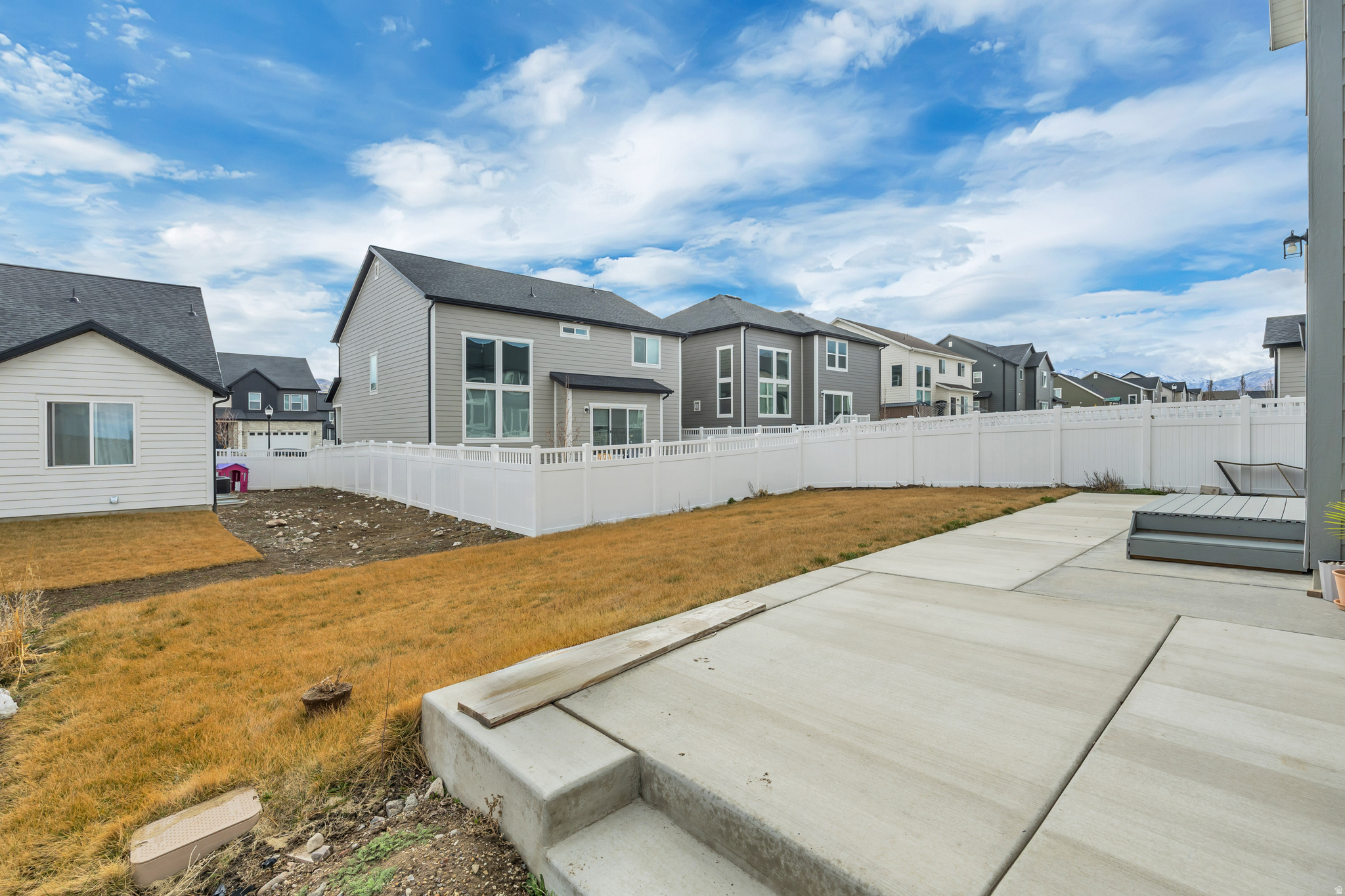 MOUNTAIN RIDGE - Residential