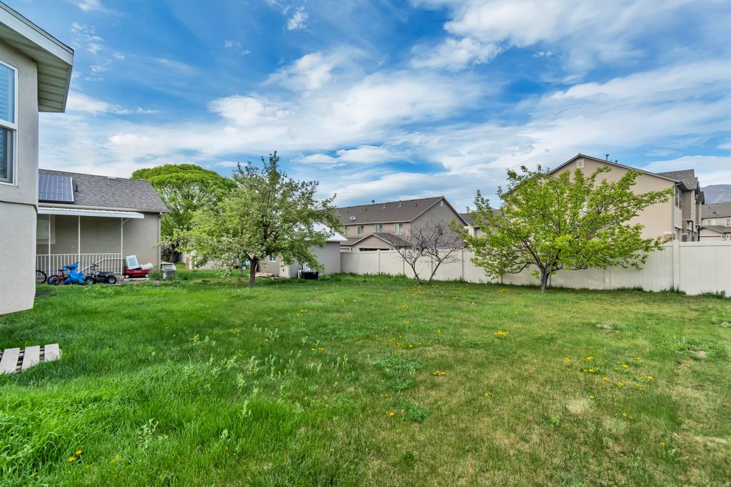 Photo of 1118 N RIDGE CT E, Spanish Fork, UT 84660 (MLS # 2150249)