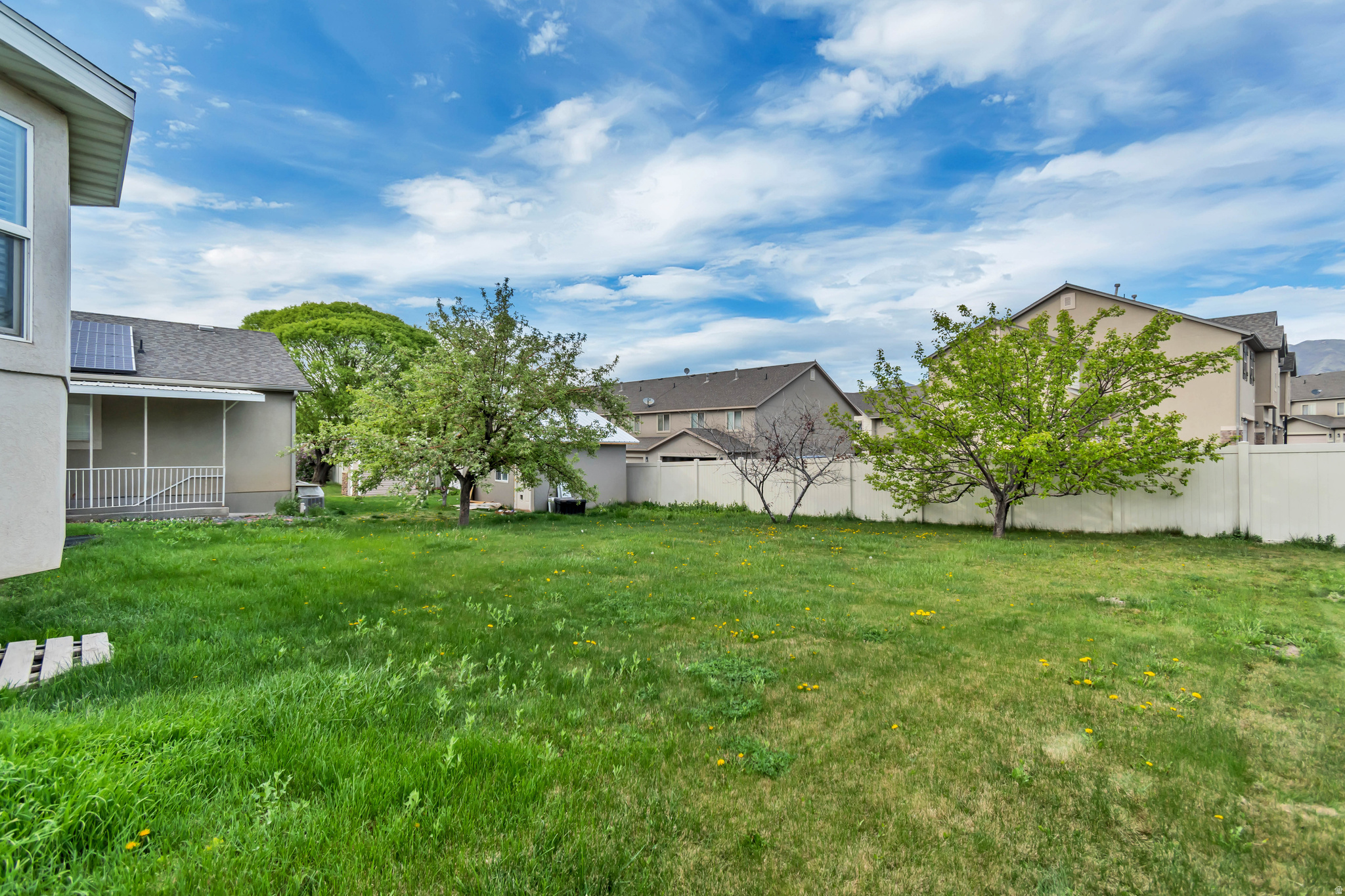 WHISPERING WILLOW - Residential