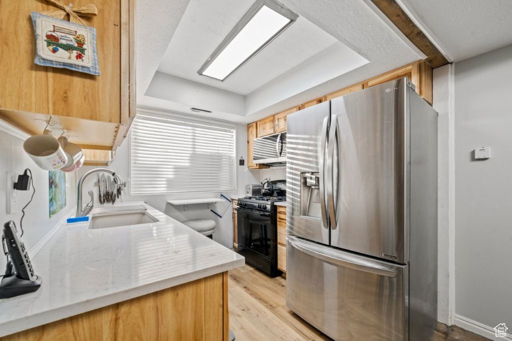 Photo of 325 E 2550 N #APT 13, North Ogden, UT 84414 (MLS # 2118419)
