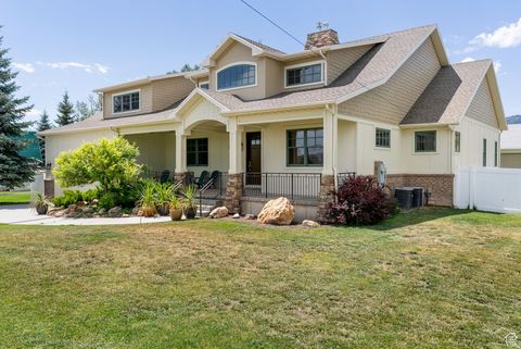 Photo of 315 S BEAR LAKE BLVD, Garden City, UT 84028 (MLS # 2135121)
