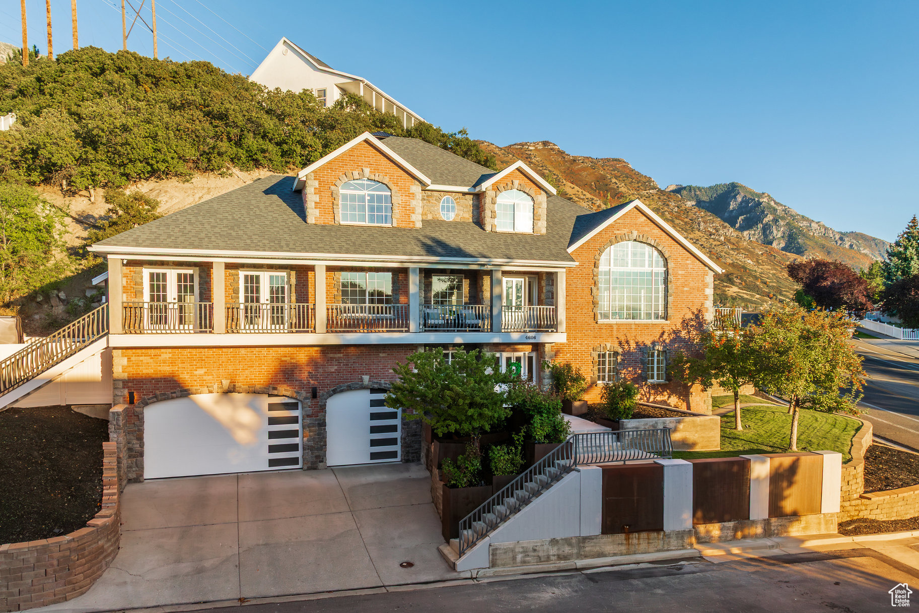 SHERWOOD HILLS - Residential