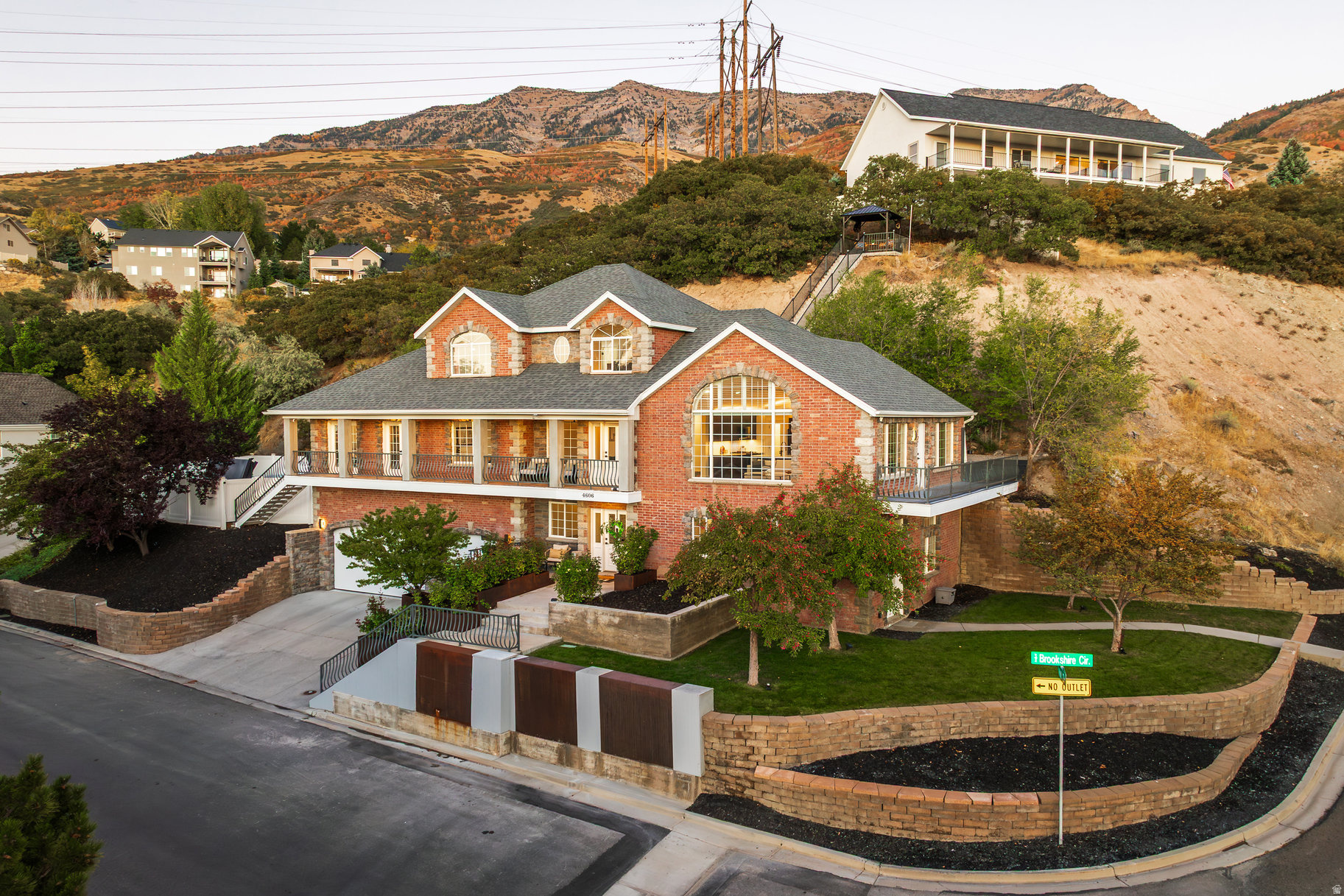 SHERWOOD HILLS - Residential