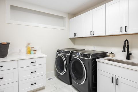 Tiny photo for 4606 BROOKSHIRE CIR, Provo, UT 84604 (MLS # 2114184)