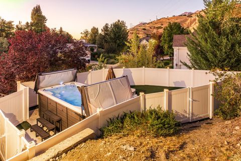 Tiny photo for 4606 BROOKSHIRE CIR, Provo, UT 84604 (MLS # 2114184)