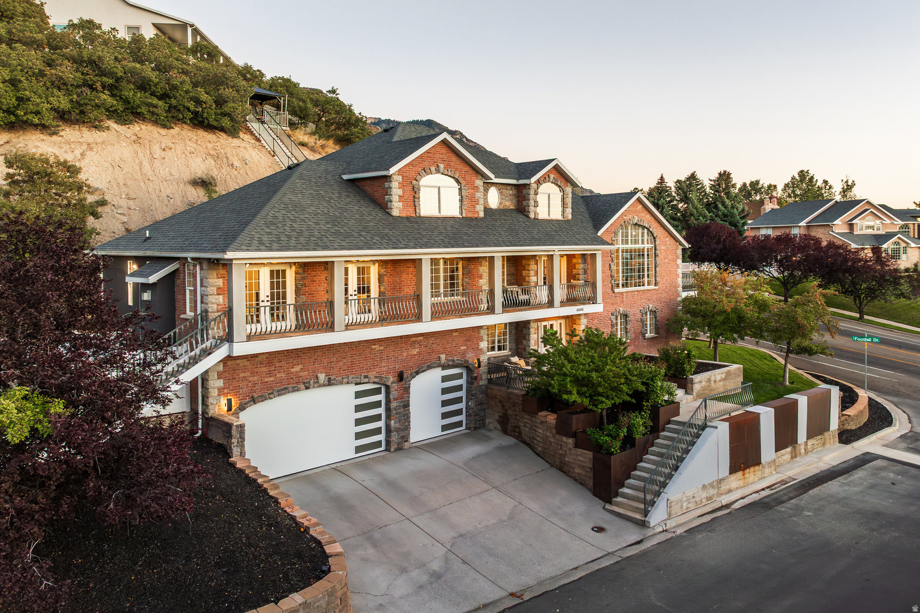 SHERWOOD HILLS - Residential