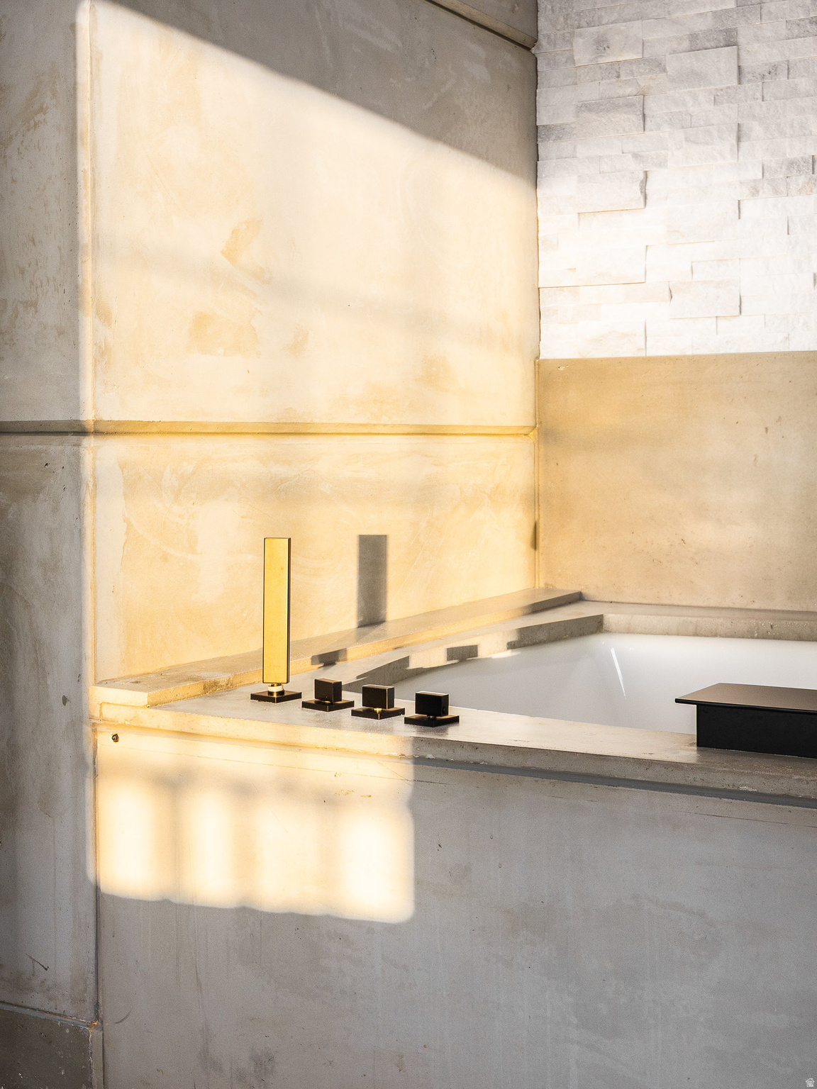 SHERWOOD HILLS - Residential